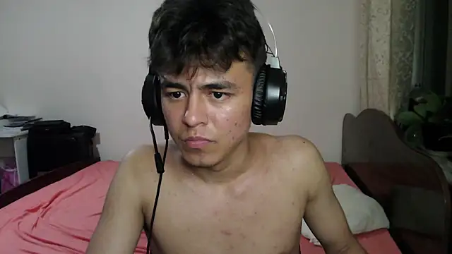Show modela ToddWarren na web-kameri