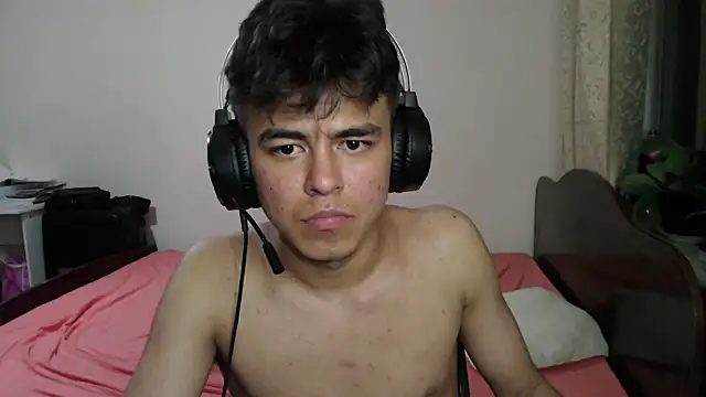 ToddWarren Show in webcam