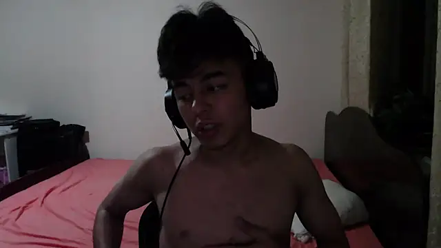 Show modela ToddWarren na web-kameri