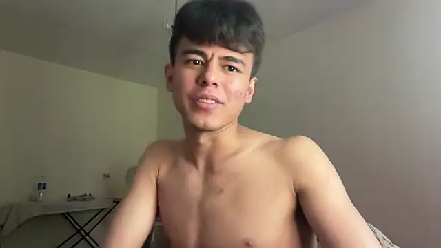 Show modela ToddWarren na web-kameri