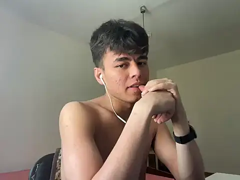Show modela ToddWarren na web-kameri