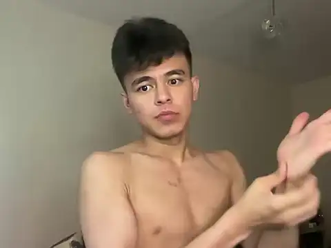 ToddWarren Show in webcam