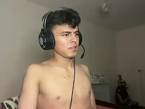 ToddWarren Show in webcam