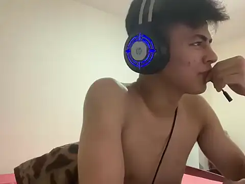 ToddWarren Show in webcam