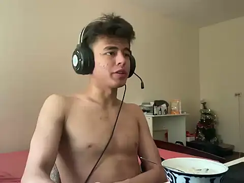 ToddWarren Show in webcam