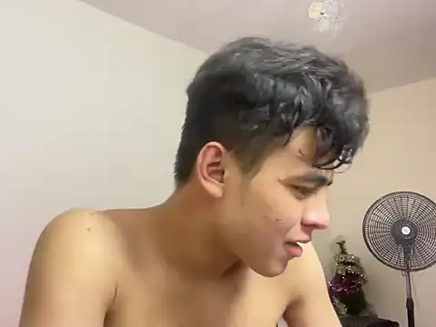 ToddWarren Show in webcam