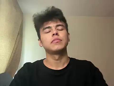 ToddWarren Show in webcam