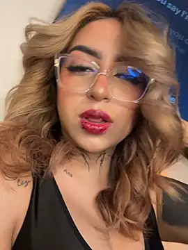 Chat +18 de CarolQueen1_ ao vivo