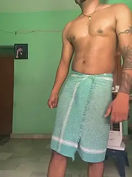 kamasutra012345: διαδικτυακό σόου στην κάμερα