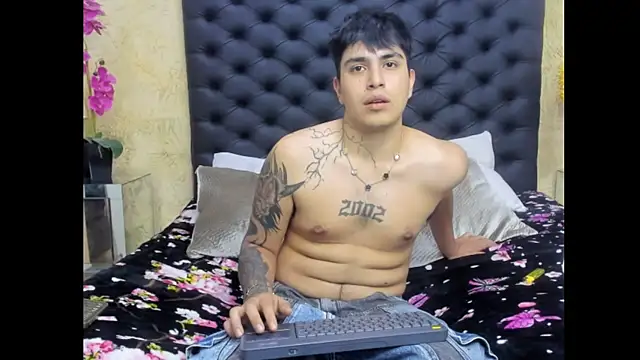 ThomasThundr Webcamshow