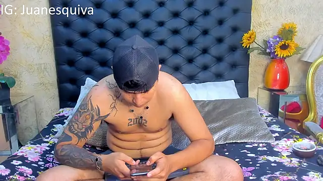ThomasThundr's Live XXX Chat