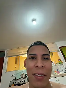 LeiAaron1998 webcam show