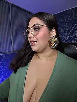 Charlottxl Adlı Modelin Canlı XXX Sohbeti