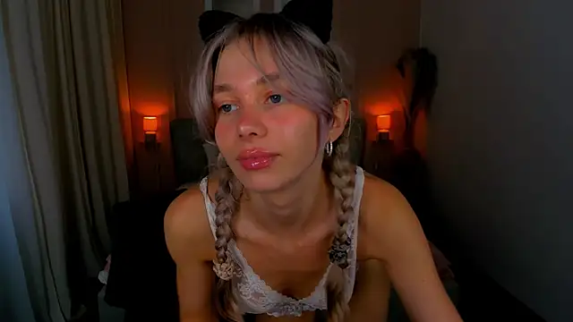 LuluAlis' Live XXX Chat