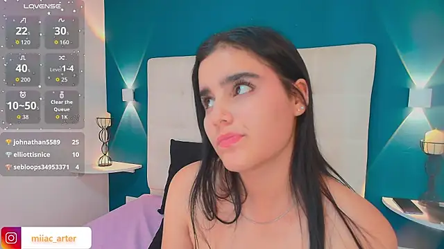 Chatroom XXX en direct de MiaaCarter_