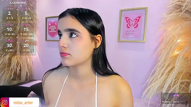 Chatroom XXX en direct de MiaaCarter_