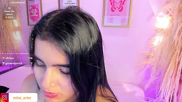 Chat +18 de MiaaCarter_ ao vivo
