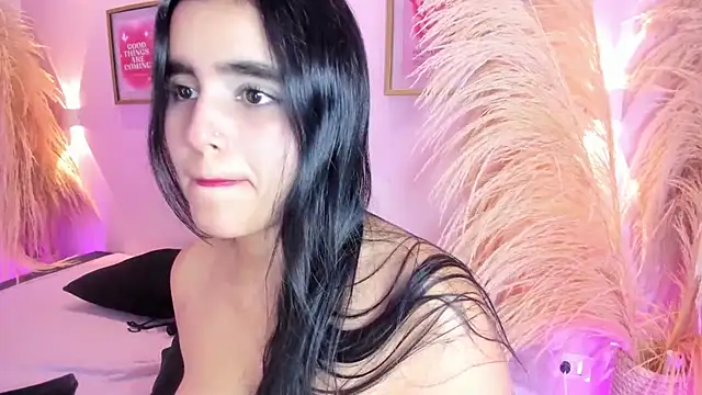 צ'אט XXX בשידור חי של MiaaCarter_