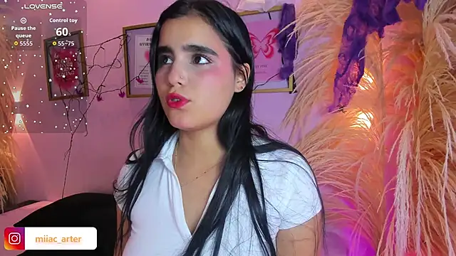 XXX chat uživo modela MiaaCarter_