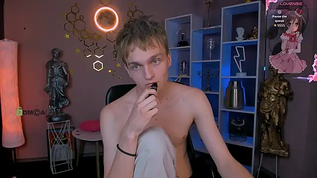 Вебкам-шоу john_lik