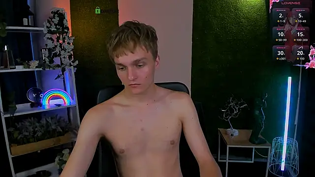 Pokazy przed kamerką – john_lik