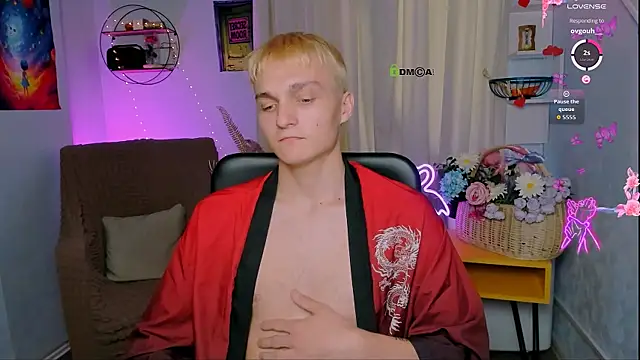 Show modela john_lik na web-kameri