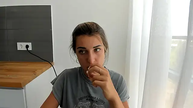 הופעת וובקאם של summmmersky1