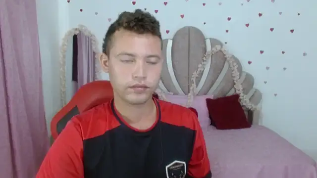 Pokazy przed kamerką – sven_fox723