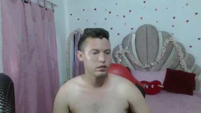 Pokazy przed kamerką – sven_fox723