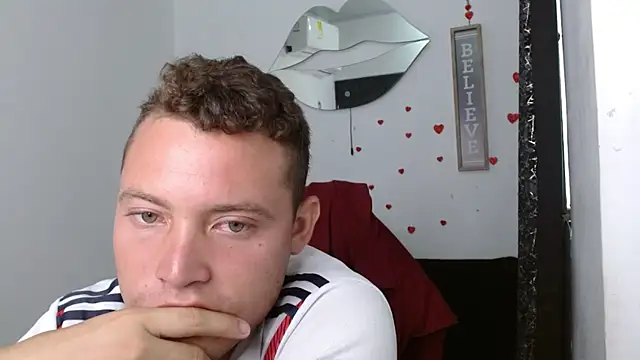 sven_fox723 Pertunjukan Webcam