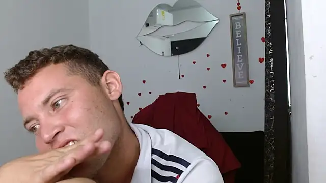 sven_fox723 Pertunjukan Webcam