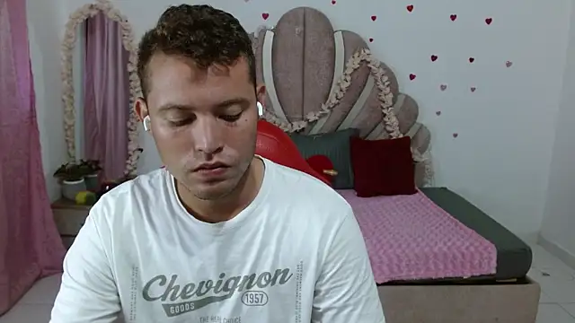 sven_fox723 Pertunjukan Webcam