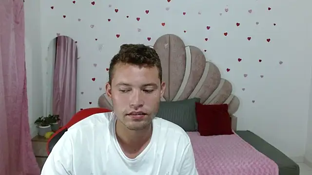 sven_fox723 Show Webcam