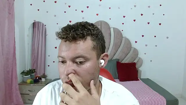 sven_fox723 Show Webcam