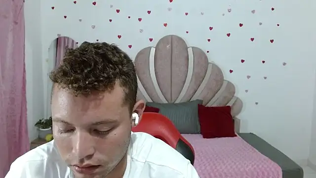 sven_fox723 Show Webcam