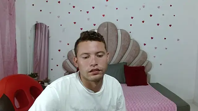 sven_fox723 Adlı Modelin Web Kamerası Şovu