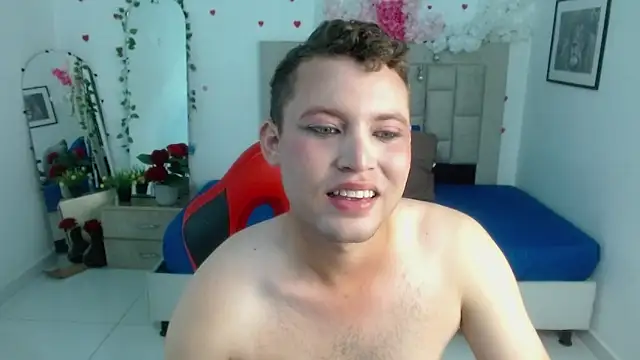 Вебкам-шоу sven_fox723