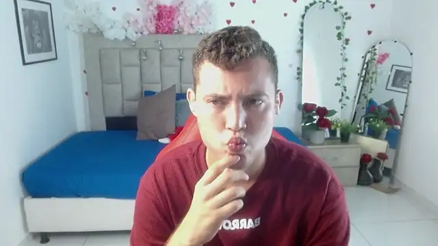 sven_fox723 Show Webcam
