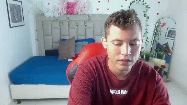 Вебкам-шоу sven_fox723