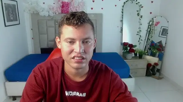 sven_fox723 Show Webcam