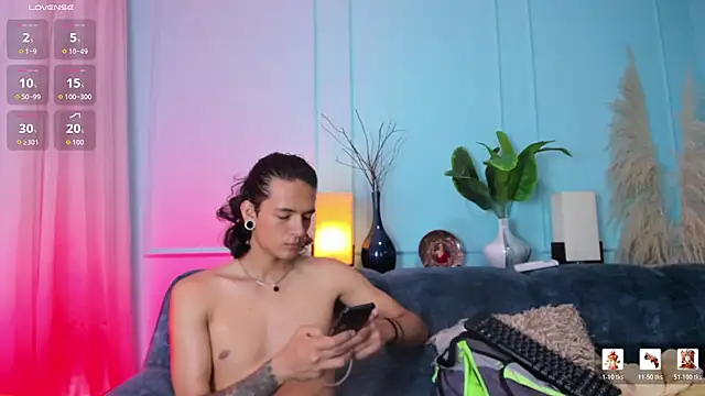 Skinny_Mac Show in webcam