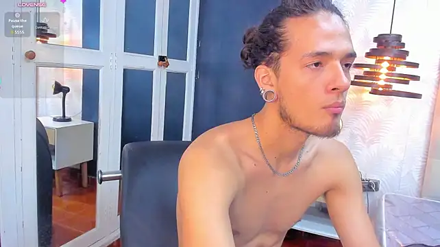 Skinny_Mac Adlı Modelin Web Kamerası Şovu