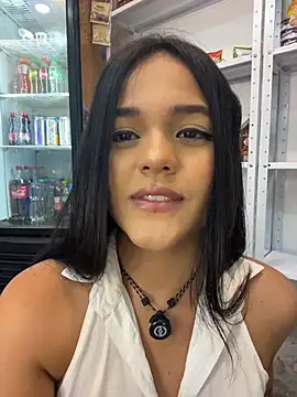 Bella-Ferrer Adlı Modelin Canlı Sohbet Odası