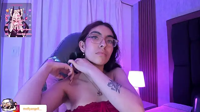 Molly_A's Live XXX Chat