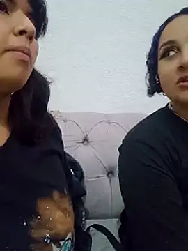 הופעת וובקאם של Liily_Foxxy