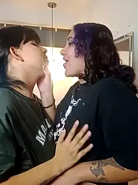 Liily_Foxxy: διαδικτυακό σόου στην κάμερα