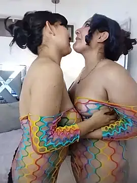 Liily_Foxxy: διαδικτυακό σόου στην κάμερα