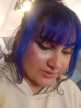 Liily_Foxxy: διαδικτυακό σόου στην κάμερα