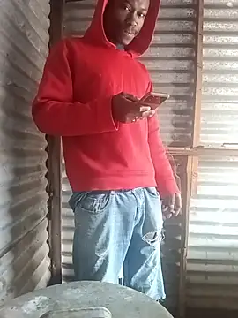 הופעת וובקאם של kushsmoothy