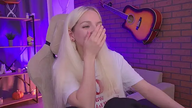 צ'אט XXX בשידור חי של ViolaMore